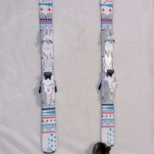 ROSSIGNOL TERRAIN JUNIOR SKIS SIZE 128 CM WITH ROSSIGNOL BINDINGS